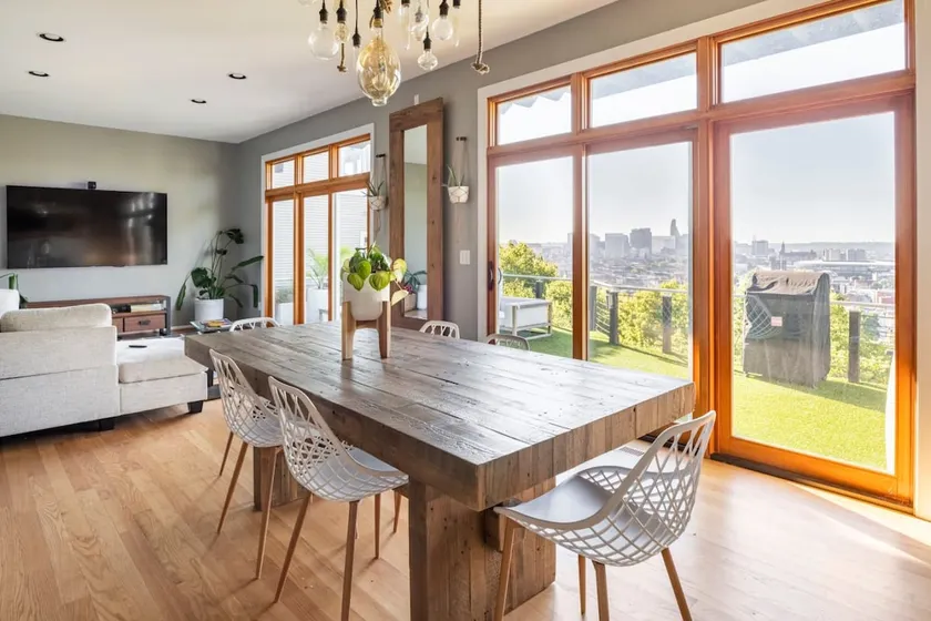 3 Decks W/City Views, Hot Tub, Theater Rm, Garage - Image 1