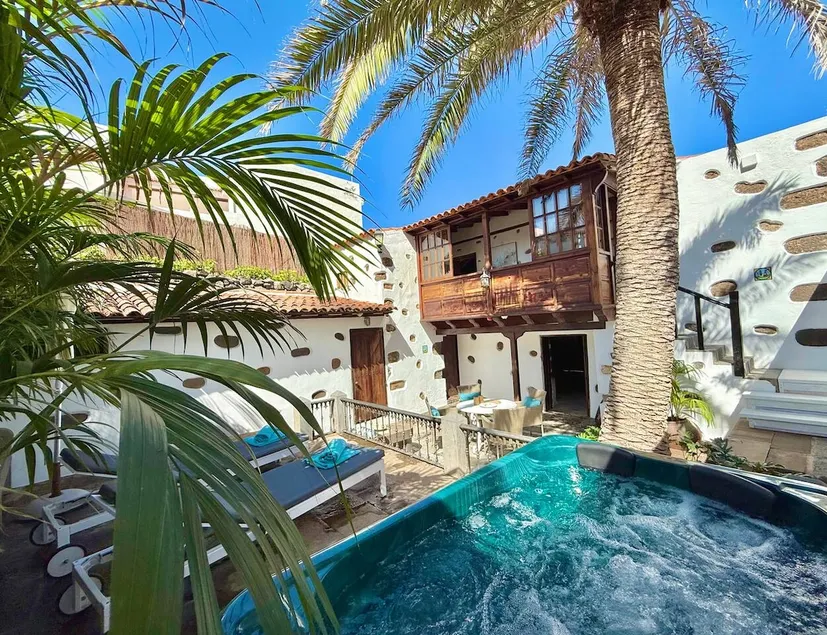 Casa Jarana, Private House with Jacuzzi near the Sea - Image 1