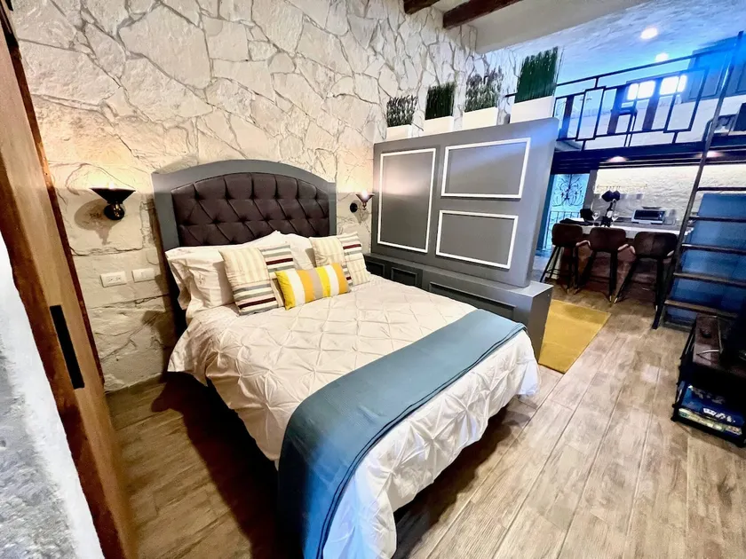 Amore e Vino Loft with private Balcony & Jacuzzi - Image 1