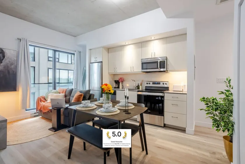 Elegant 1BR Retreat | Chic Stay in Old Port - Image 1