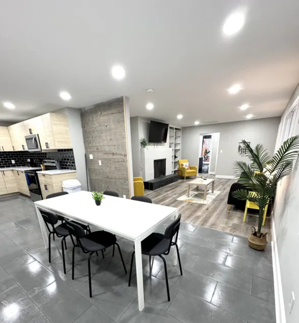 Spacious Jamestown 3BR | Near Furniture Market - Image 1