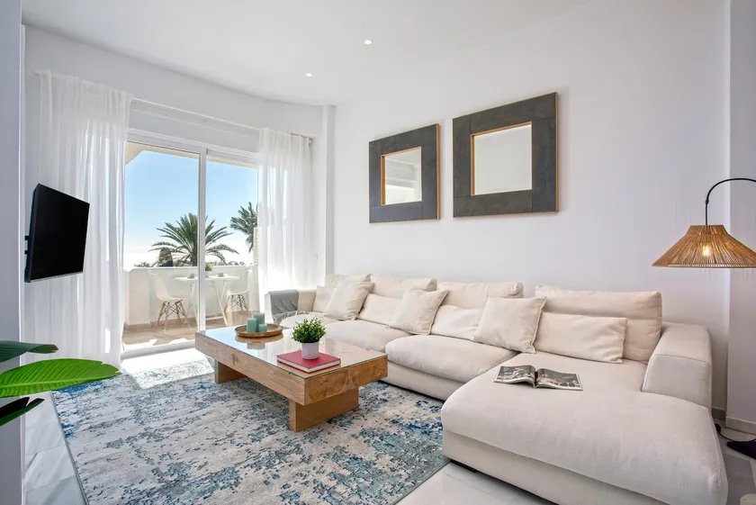 Genteel Home Royal Garden - Image 1