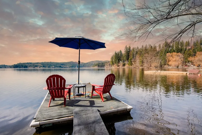 Lakefront Haven | Stunning Views & Private Dock - Image 1