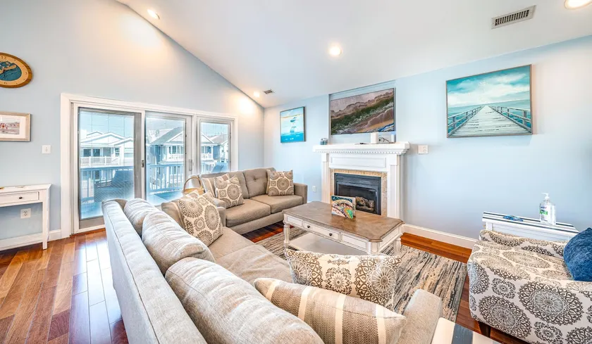 OC 4BR | Walk to Beach & Downtown w/ Rooftop Deck! - Image 1