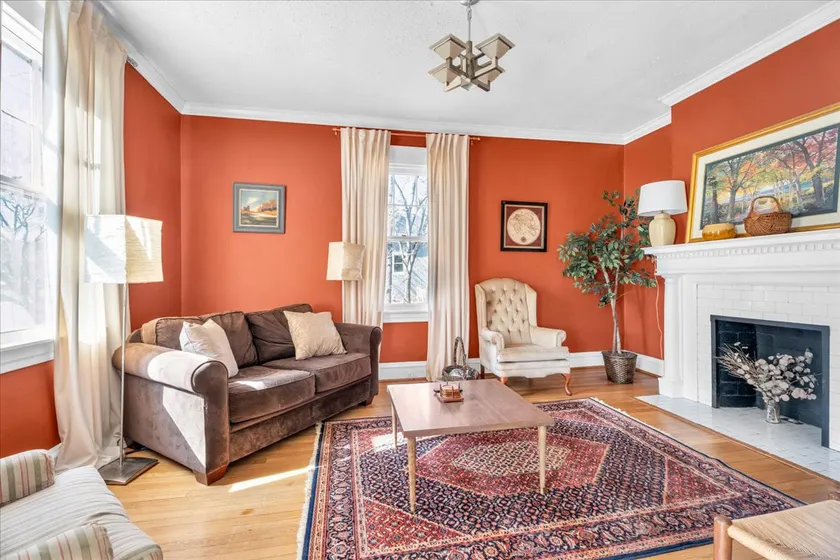 Lakeside Vintage Retreat | Classic RVA Charm - Image 1