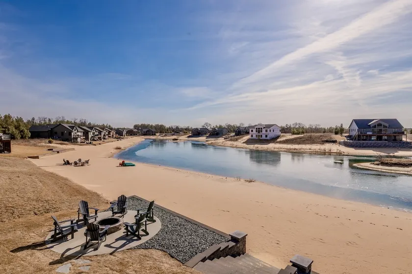 Private Chef|Sleeps 16|Beach|Games|WI Dells 28 Mil - Image 1