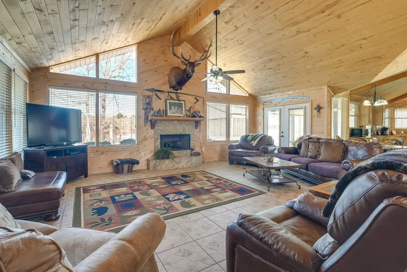 Fire Pit, Views: Lakefront Toledo Bend Retreat! - Image 1