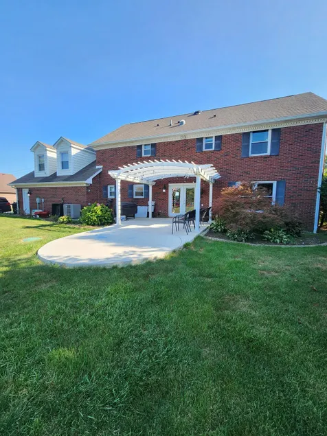 Spacious Retreat Near Eagle Creek Park – Modern Co - Image 1