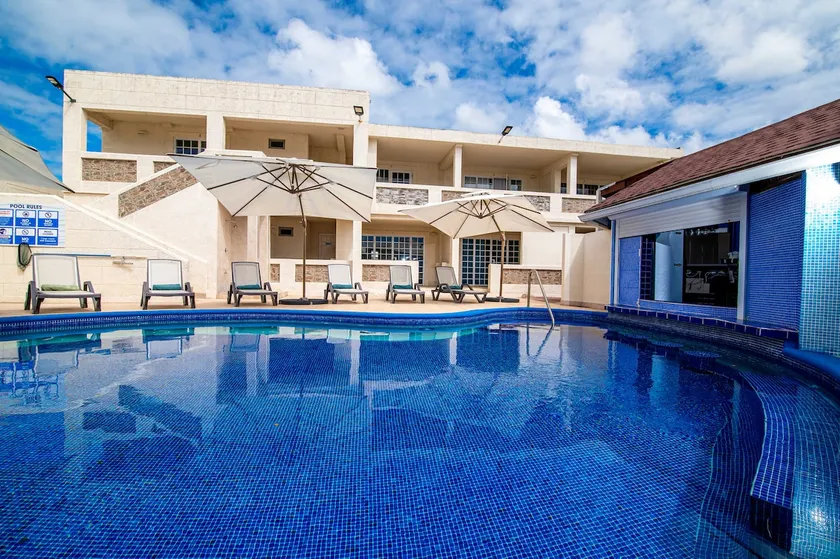 Turtle Beach Steps Away, Pool, and Spa Onsite - Image 1