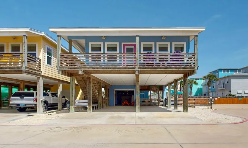 OV34 Shared Pool, Close to Beach, Ping Pong Table - Image 1