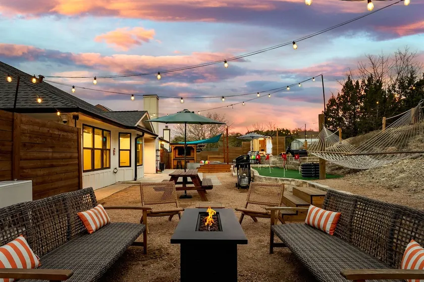 Cowboy Ridge: Heated Pool - Fire Pits - Sleeps 12 - Image 1
