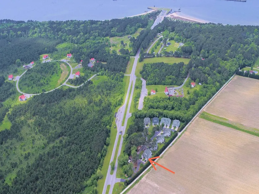 Beach & Kiptopeke Park Access! 1st Floor Master! - Image 1