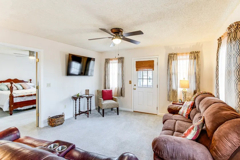 1 Mi to Lake Murray! Pet-friendly Extended Getaway - Image 1