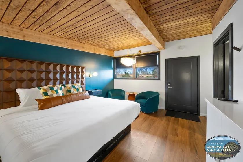 The Eastpoint Suite 2| Walk to the Lake & Town - Image 1