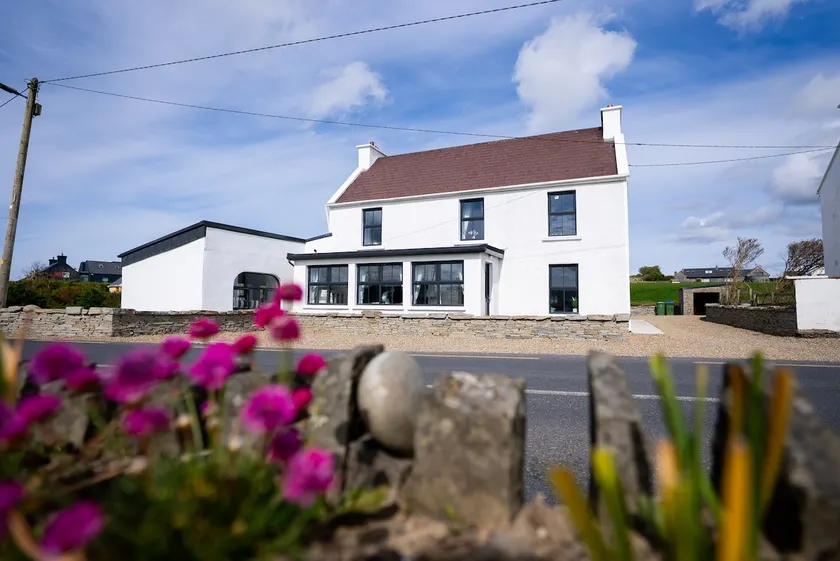 Harbour View - Sleeps 26 guests - Image 1