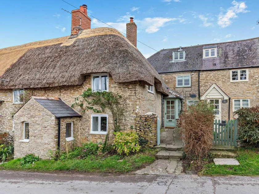 3 Bed in Weymouth oc-86474 - Image 1