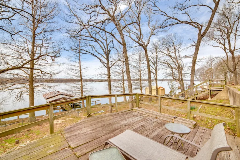 Winnsboro Lake Retreat: On-site Swimming & Fishing - Image 1