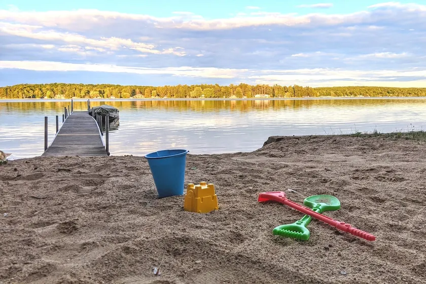 Lakefront - Private Beach, Fire Pit, AC, Hot Tub - Image 1