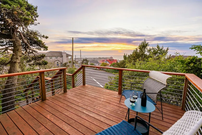Family-friendly home with ocean views, with ping p - Image 1