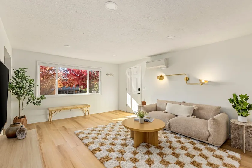 The Chic Retreat - Nestled in Cedar Mill - Image 1