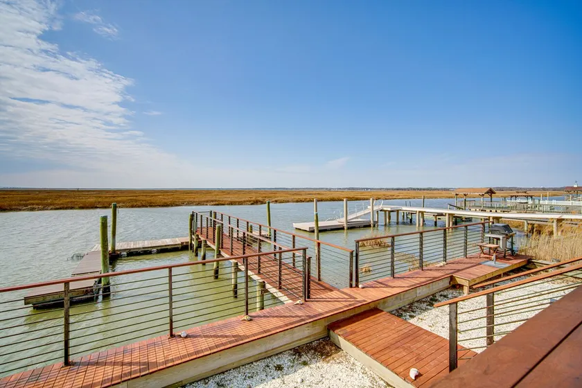 2 Mi to Stone Harbor Beach: Lovely Bayfront Home - Image 1
