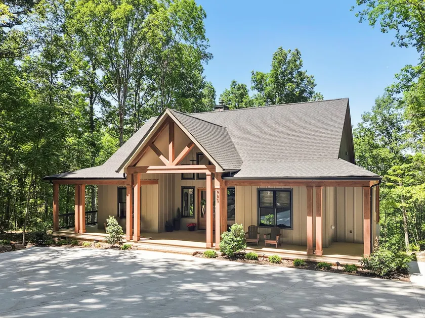 Emerald Lodge | Large Mtn Cabin | Hot Tub + Views - Image 1