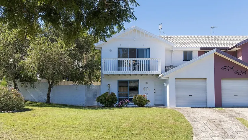 Coastal Hideaway - Water Views and Walk To The Beach - Image 1