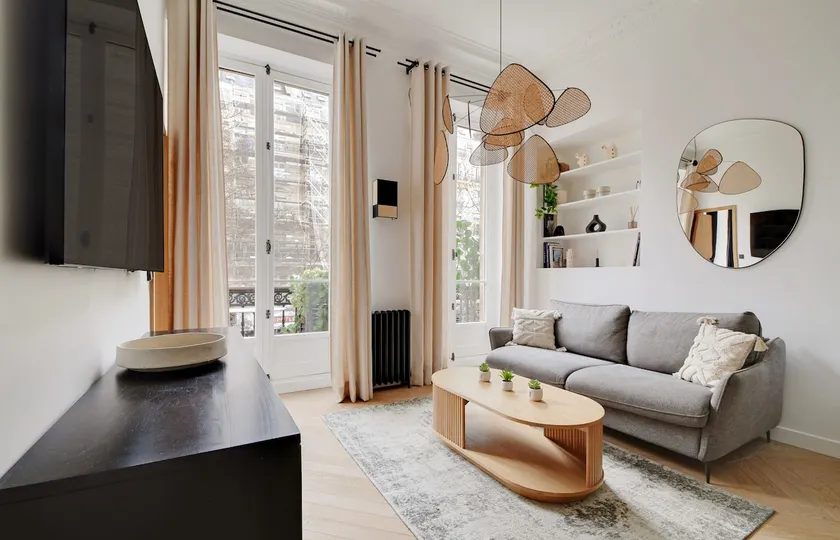 A Modern 1-Bedroom - Opera - Image 1