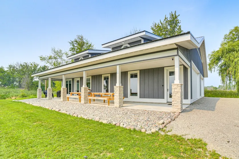 Dock & Panoramic Bay Views: Oconto Retreat! - Image 1