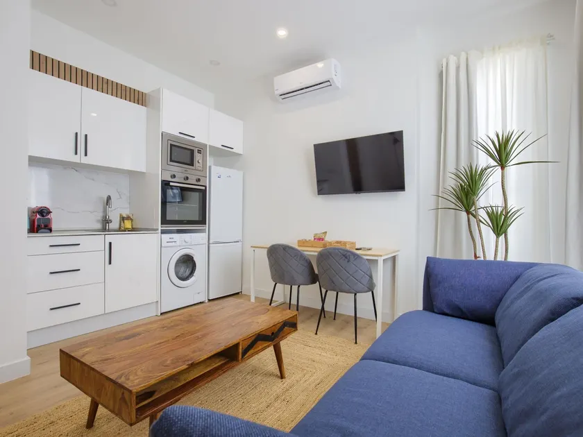 Dobo Fuenlabrada, Apartment with queen-size bed 1 - Image 1