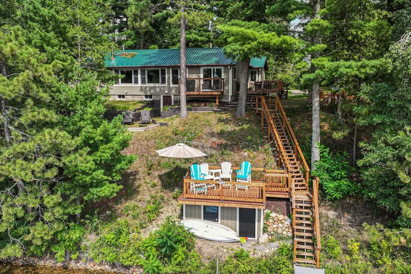 On Site Pontoon| Swim| Fish| Kayaks| Firepit - Image 1