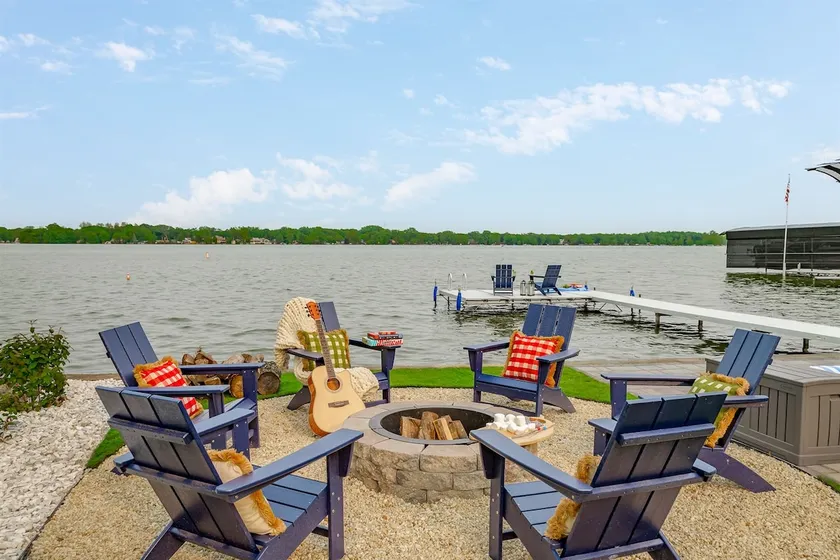 Bass Lake Luxury Stay • Private Dock & Bikes - Image 1