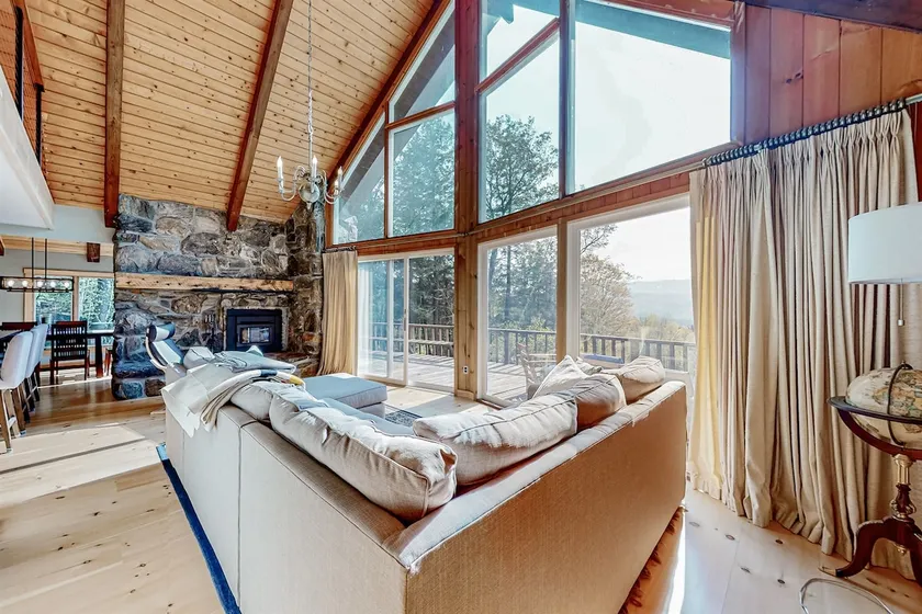 Views, Trails, and Comfort in Mad River Valley - Image 1