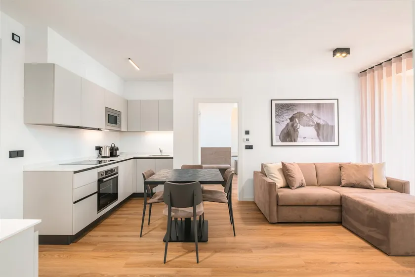Magnifico appartamento totalmente attrezzato con terrazza, barbecue e giardino | Vista sul giardino | Ammette cani - Image 1