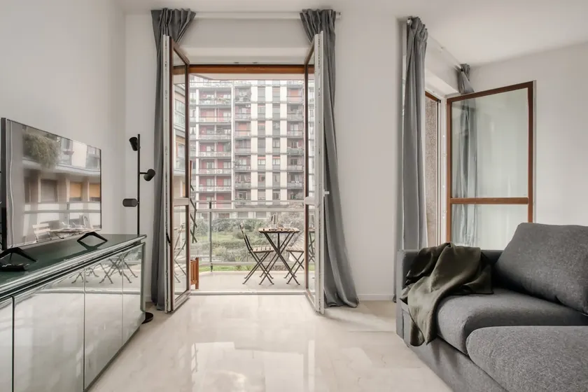 JOIVY Beautiful and modern apartment with 2 balconies - Image 1