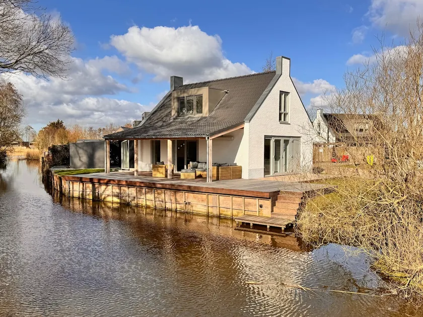 House on a lake at Recreational Park De Wielen - 85 - Image 1