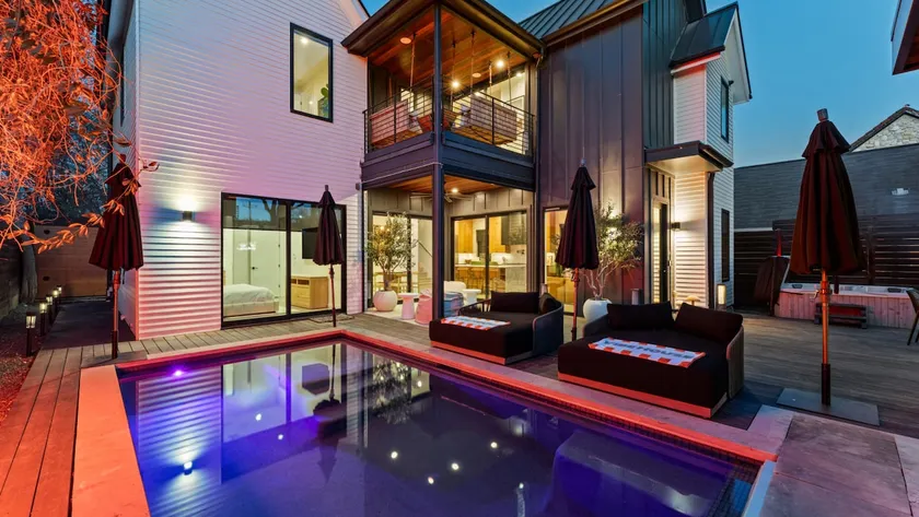 Luxury Pool, Hot Tub, Cold Plunges, Sauna, Arcade - Image 1