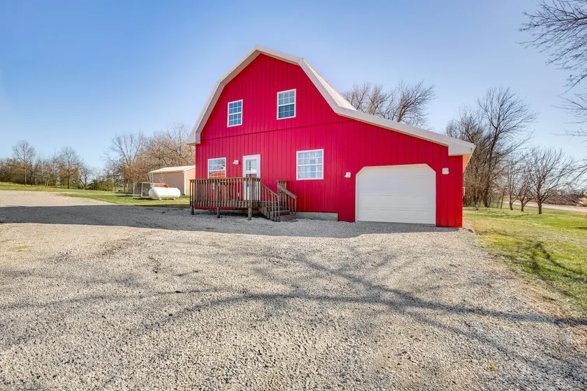 'red Barn Getaway' Chillicothe Countryside Home - Image 1