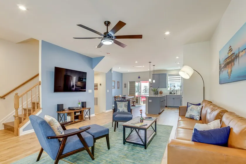 Walk to Dtwn: Waterfront Eastern Shore Townhome! - Image 1