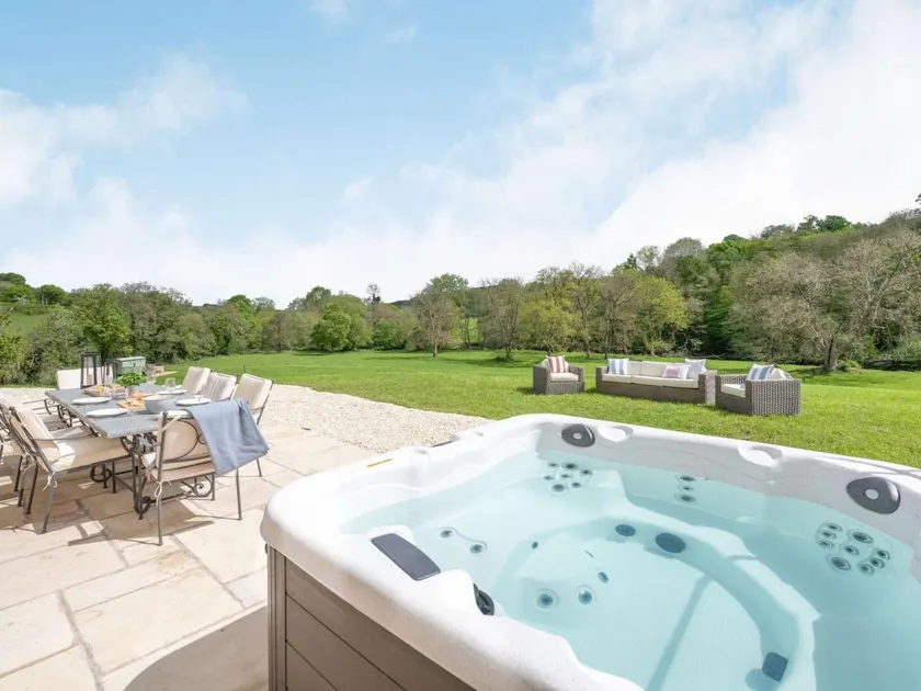 4 Bed in Wrexham oc-87675 - Image 1