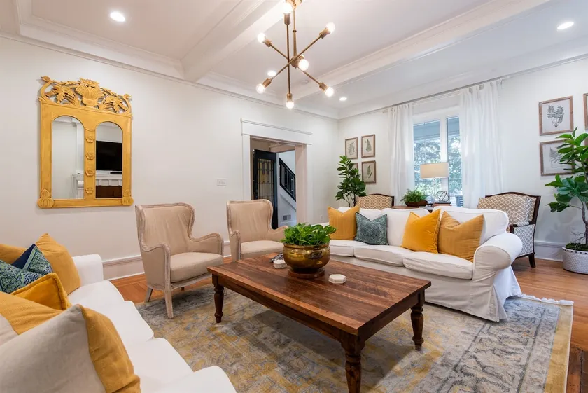 6 BR Highlands- King Beds- 2 Kitchens-Walkable - Image 1