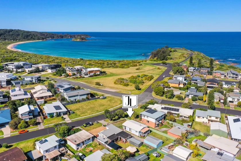 Stylish Retreat, Walk to Beach | Pat’s Place - Image 1