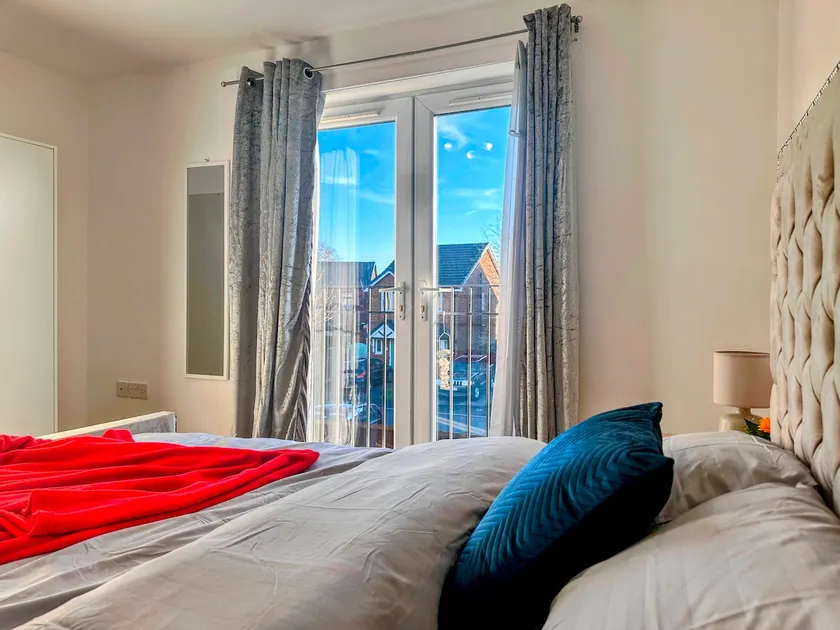 2Bedroom Gem at Golborne, Warrington with Free Parking - Contractor Friendly - Image 1