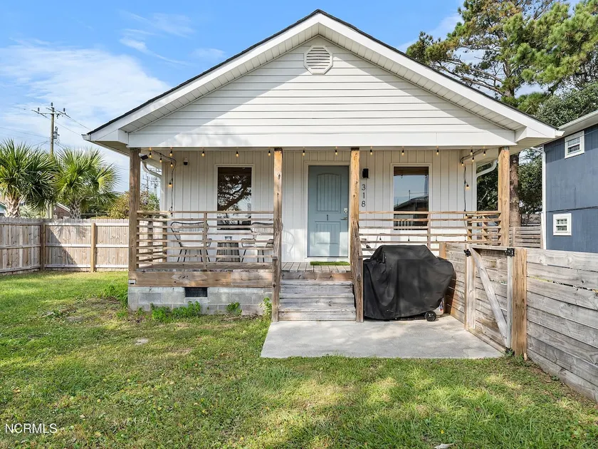 Twin Tides Beach House at Carolina Beach - Unit 1 - Image 1