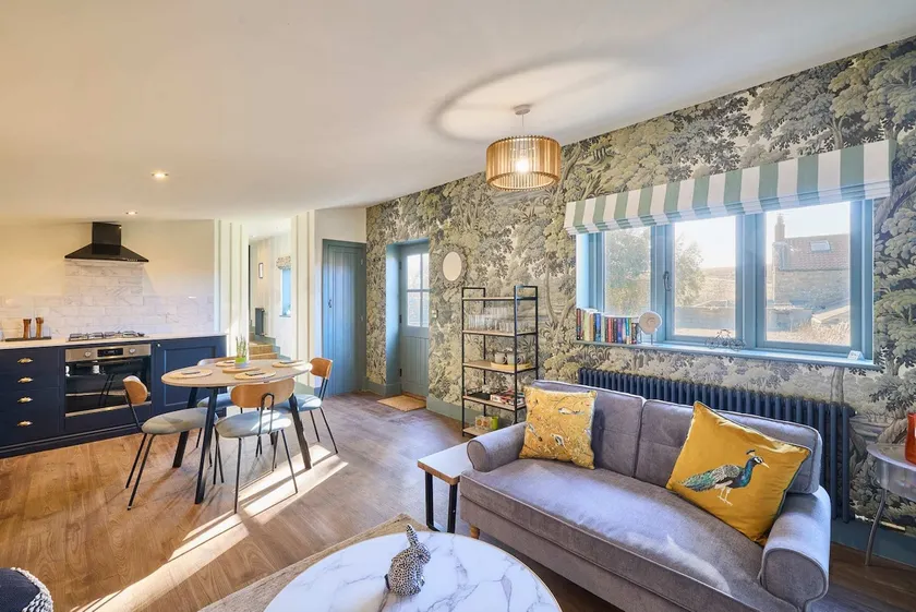 Host & Stay - The Lodge - Image 1