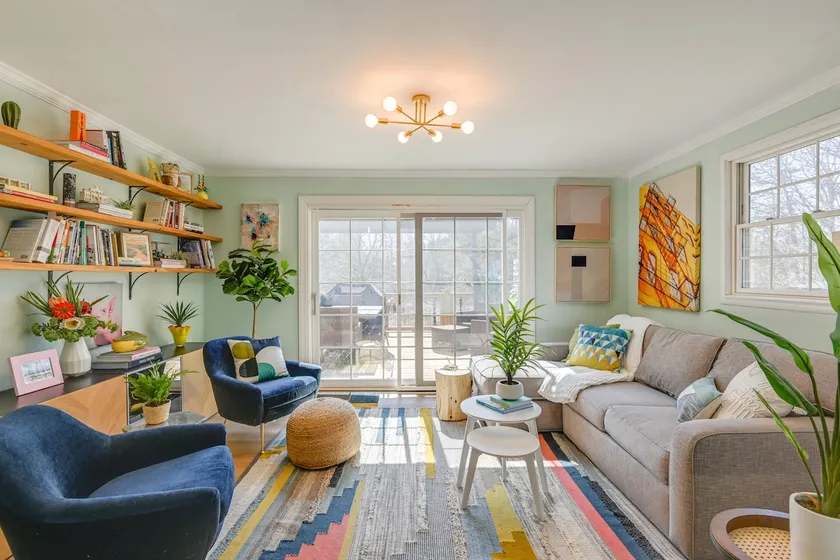 Family Home w/ Furnished Deck in Fairview! - Image 1