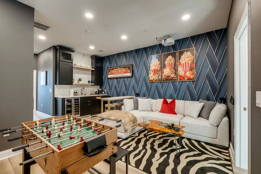 1 Mi to Dtwn: Hot Tub Haven in Richmond! - Image 1