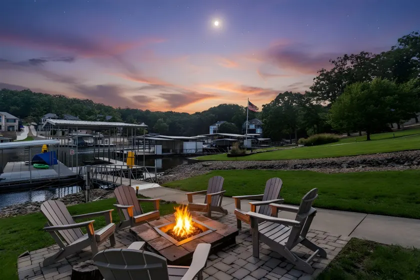 Porto Cima | Lakefront w Pool Access | Game Room - Image 1