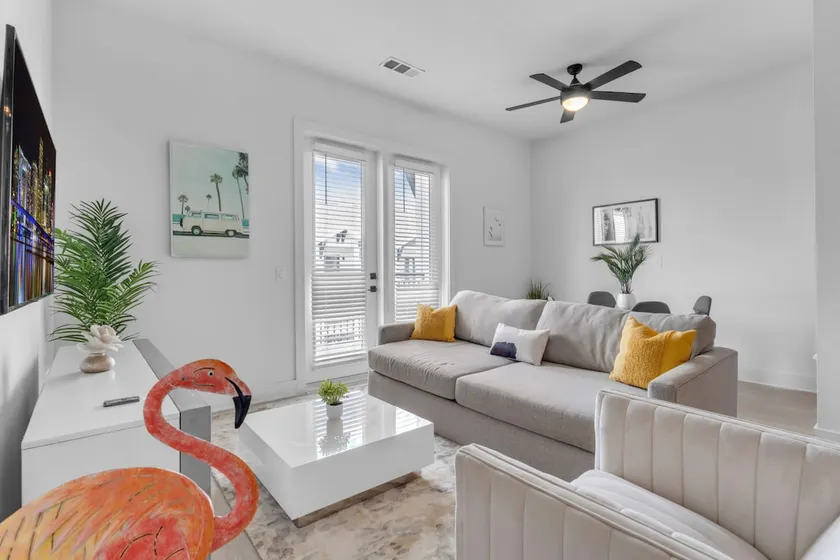 Beach Bliss Modern 3 Bed Oasis Mins from Shore - Image 1