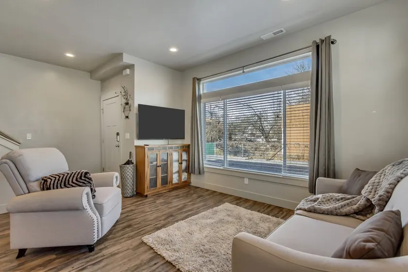 3 Bed 2 Bath King Beds With Smoker Grill - Image 1